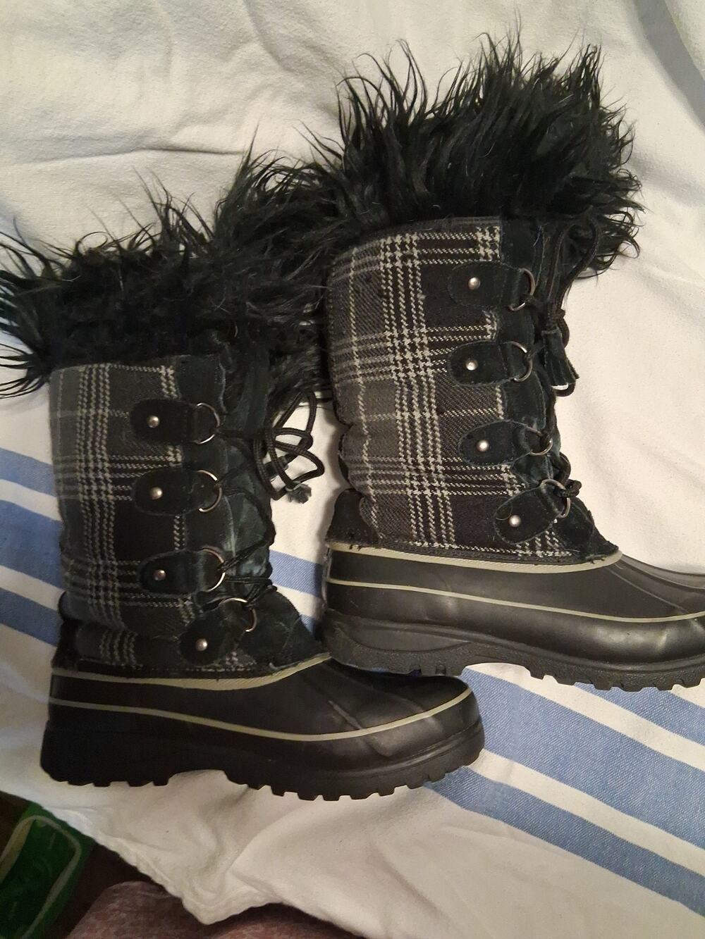 Khombu Women's Winter Boots - Black/Gray Plaid Print, Size 8 Tall Duck Boot